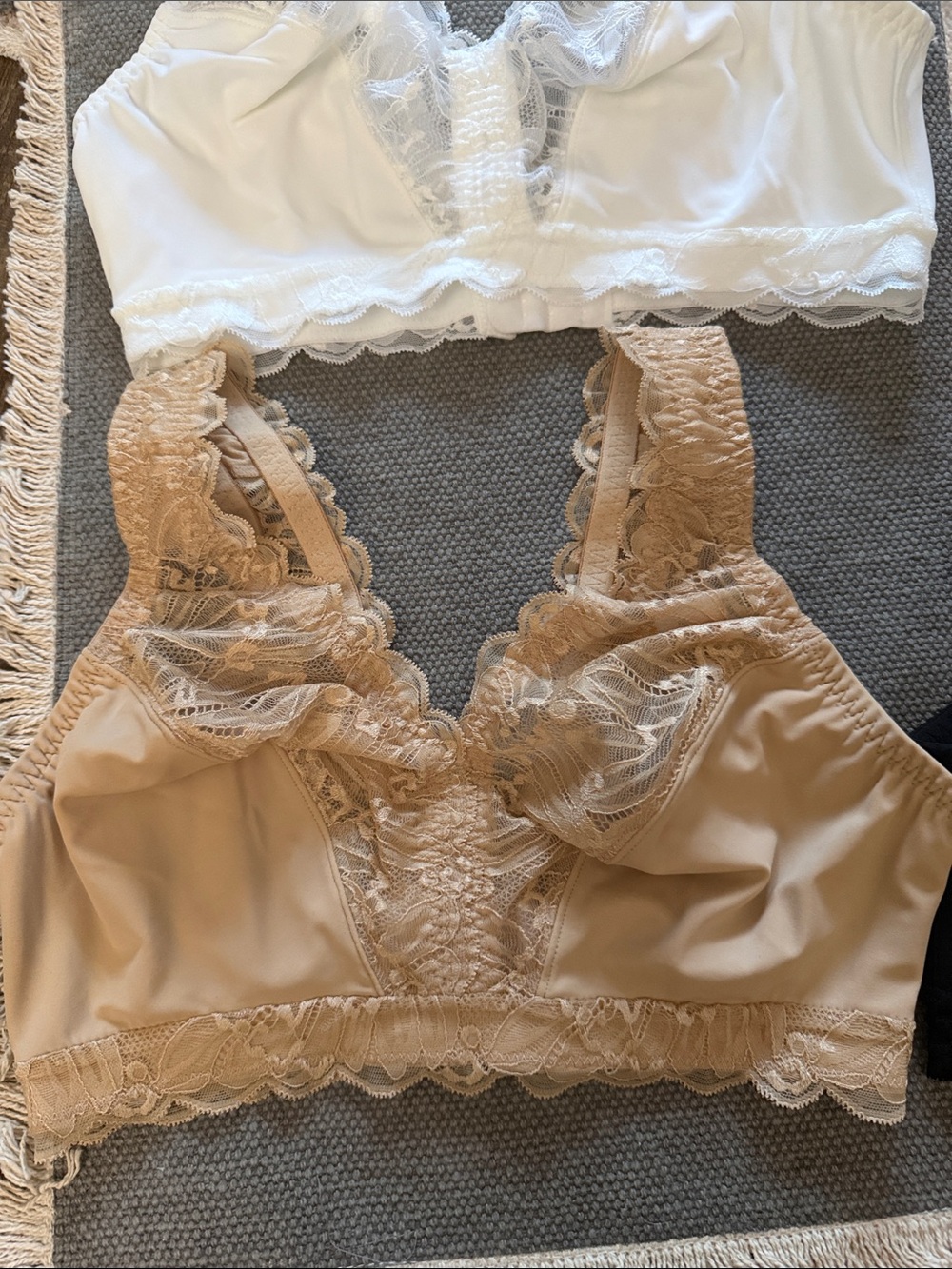 Breezies soft support Lace Trim Bralette Top - White, Nude, Black small - Picture 4 of 13